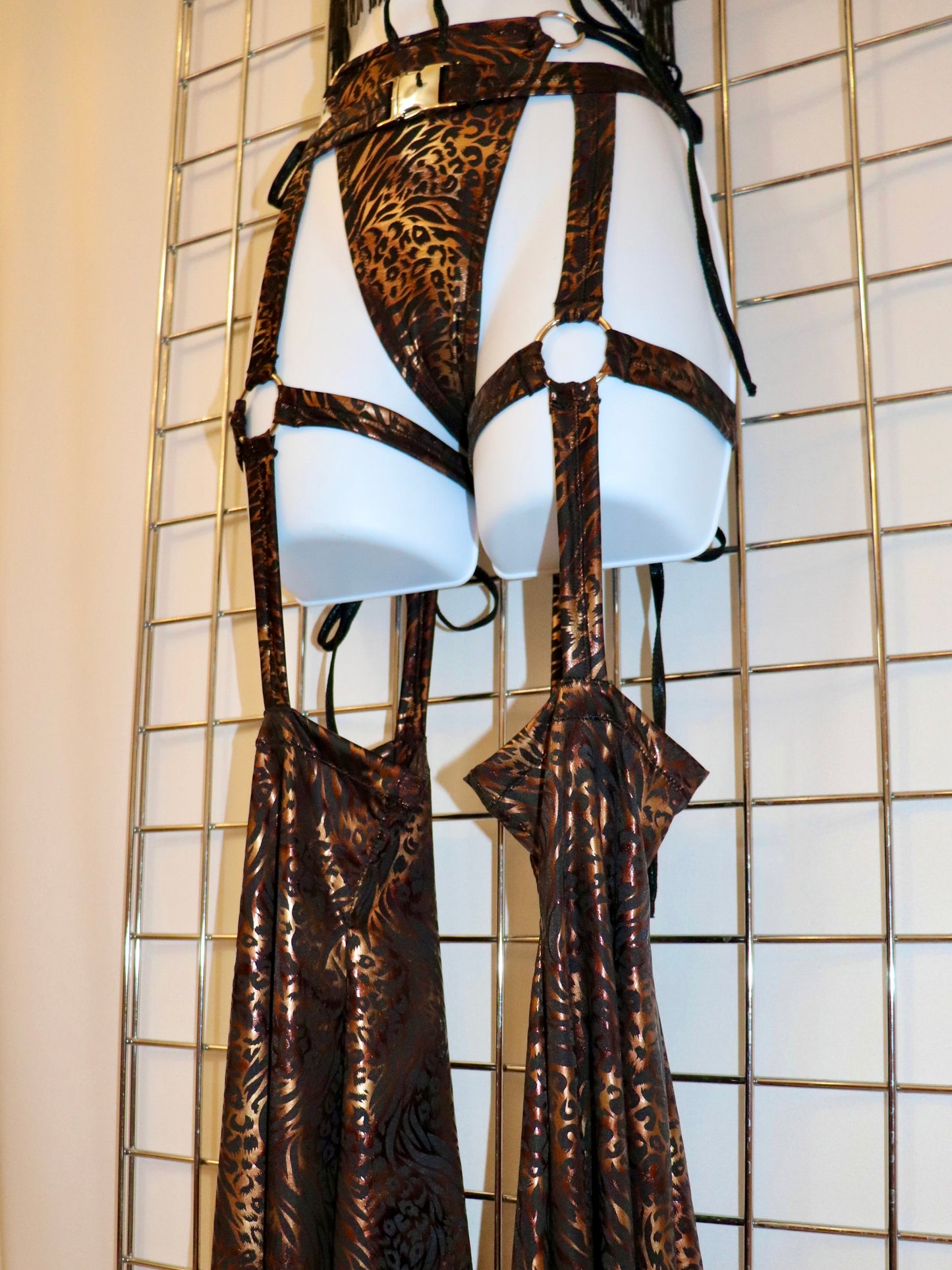 Snooki Garter Bell Set