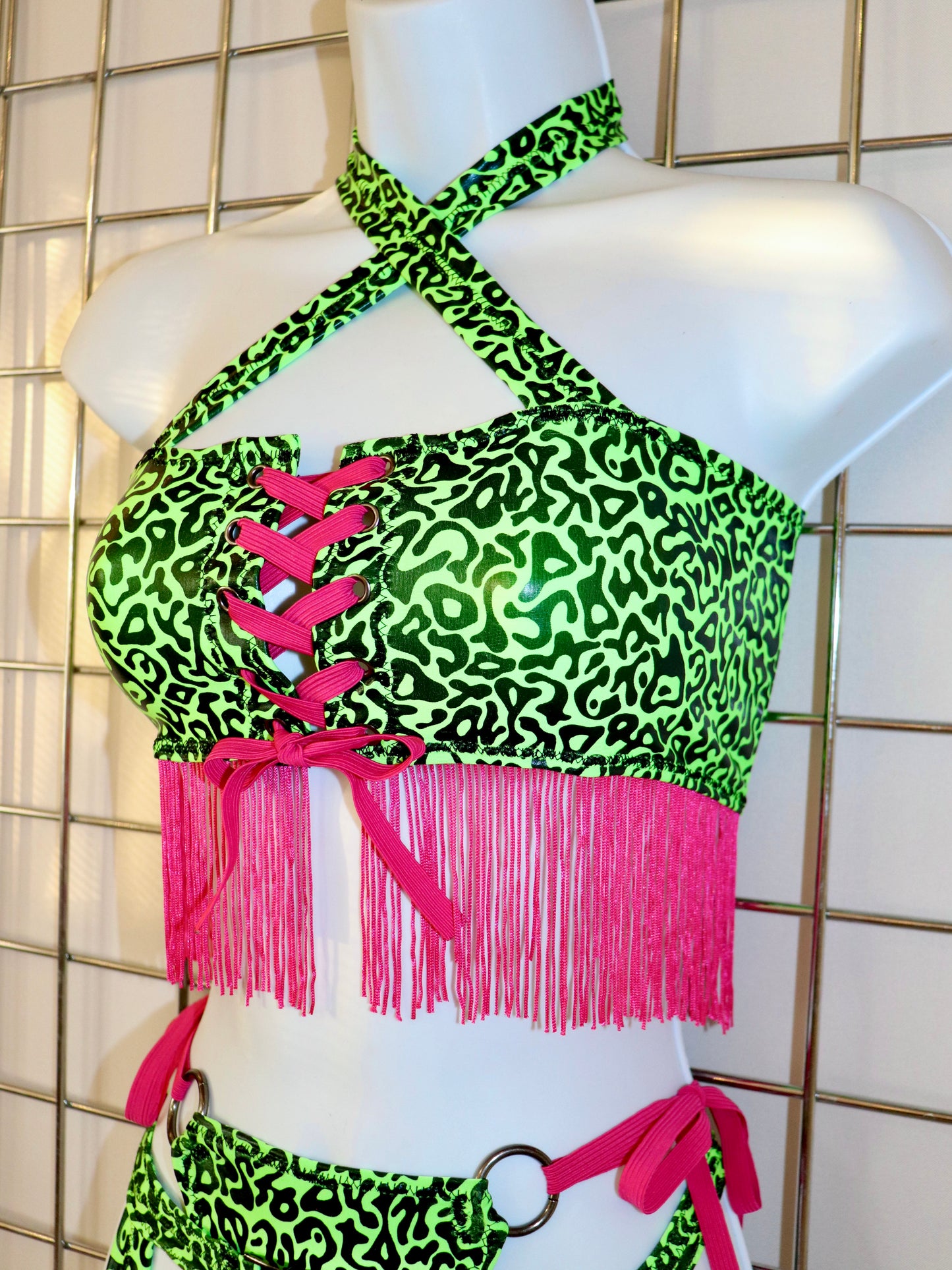 GoGo Gecko Garter Bell Set