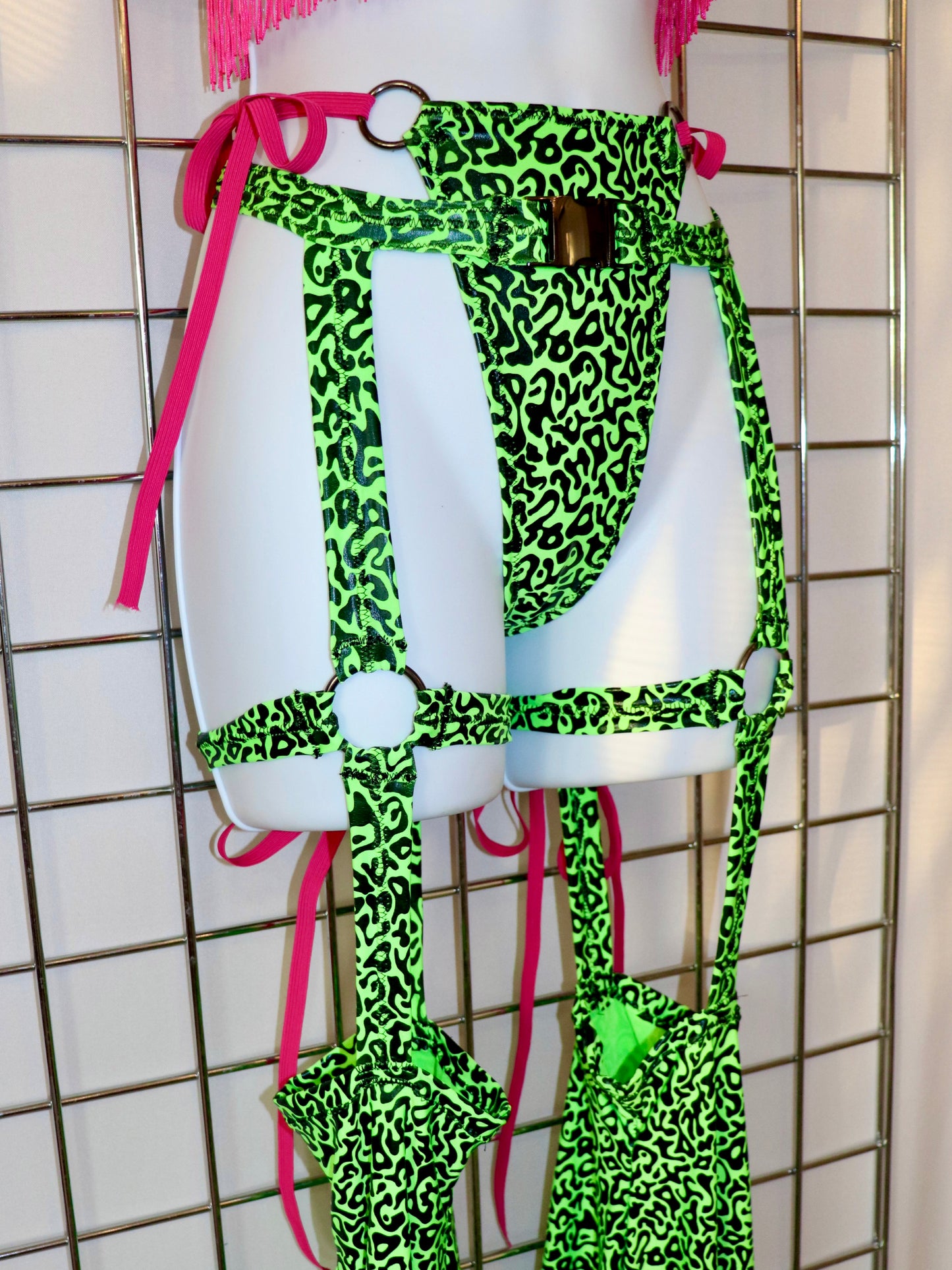 GoGo Gecko Garter Bell Set